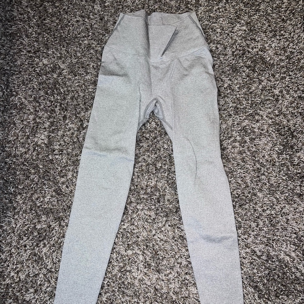 Balance athletica linear leggings - size small